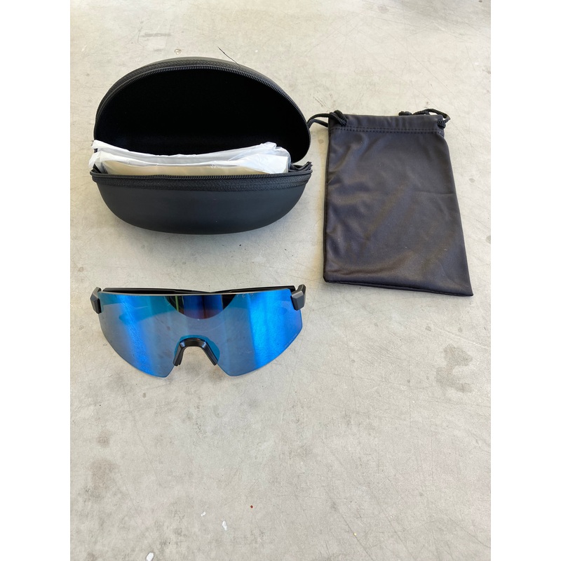 Jumbo Visma | Agu Vigor XL Sunglasses & Spare Lenses | Rider-Issued Pro Team Kit