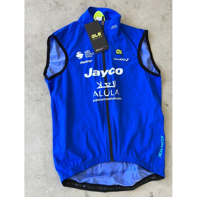 Sleeveless Rain Vest / Gilet Waterproof With Pockets | Ale | Jayco Alula Men’s | Pro-Issued Cycling Kit