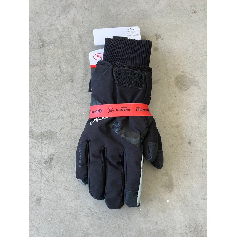 Vaduz Gloves – Thermal Deep Winter Gore-Tex Long Finger Gloves | Roeckl | Bora Hansgrohe | Pro-Issued Cycling Kit