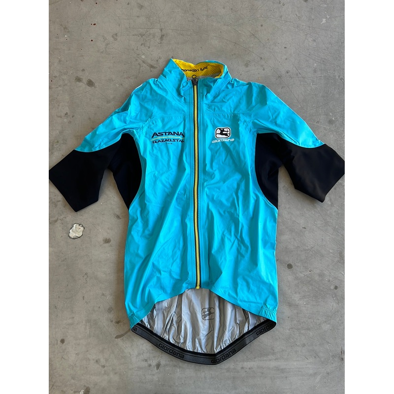 ‘Monsoon Lyte’ Rain Jacket Short Sleeve | Giordana | Astana Qazaqstan | Pro-Issued Cycling Kit